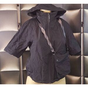 Lululemon windbreaker 